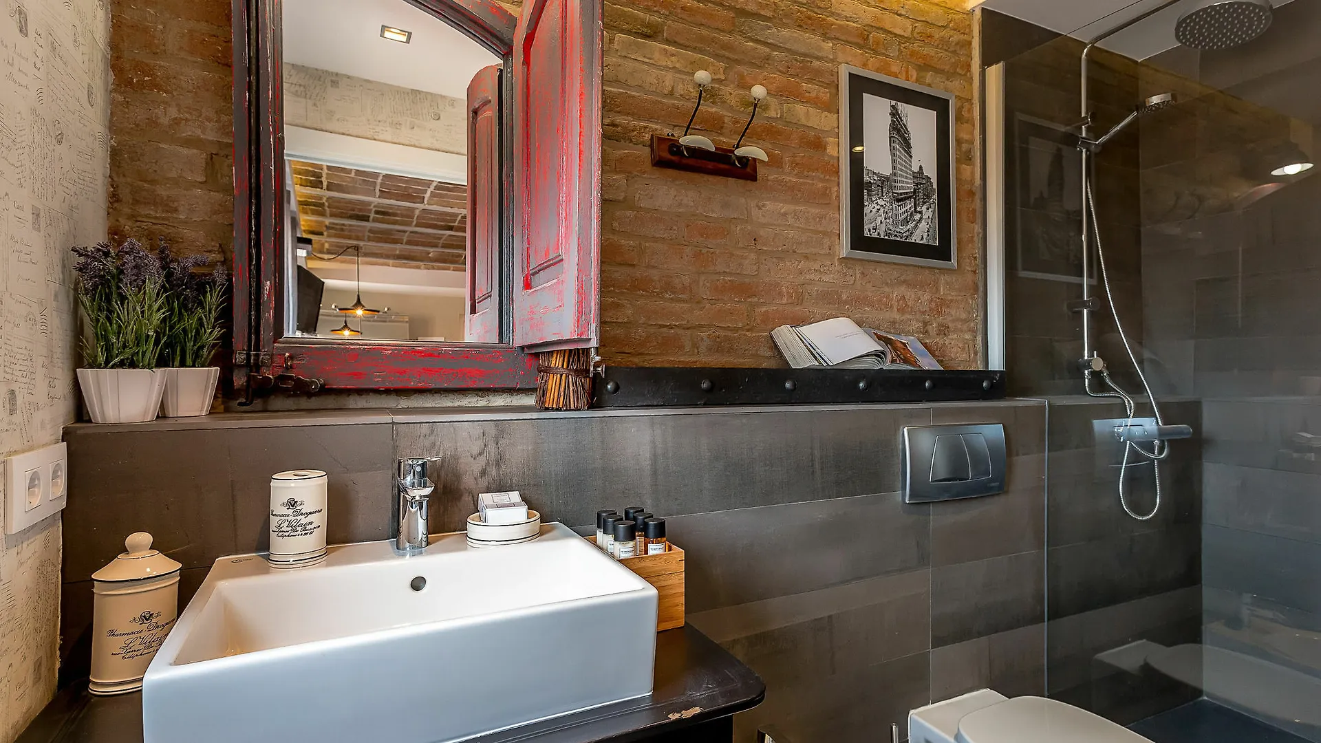 Urban District - Vintage Suites Barcelona 3*,